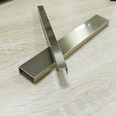 Prezzo buono Grado 304 316L 201 Oro Argento Colore oro rosa U Forma Striscia di rivestimento in acciaio inossidabile per partizione di piastrelle in linea