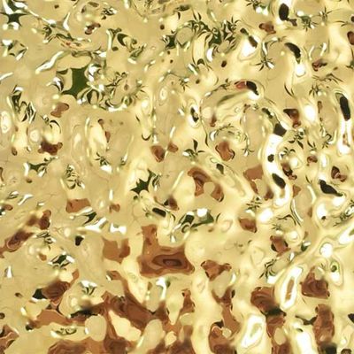 Buon prezzo Strato di acciaio inossidabile dell'ondulazione dell'acqua di colore dell'oro dello specchio per la decorazione del soffitto in linea