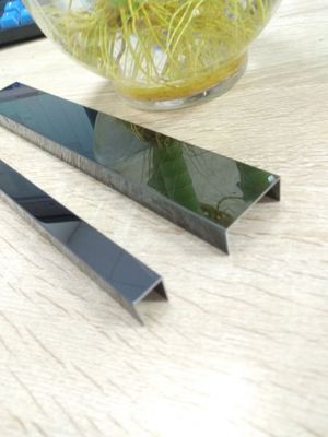 Prezzo buono Spessore 3000 mm Strisce di taglio in acciaio inossidabile Protezione bordo Marmo piastrelle taglio in linea