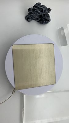 Buon prezzo Porta metallica in acciaio Arte scultura metallica in acciaio inossidabile File di chiodo in acciaio inossidabile in linea