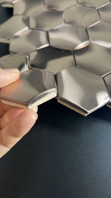 Buon prezzo Sus 304 Colore lamiera di acciaio inossidabile Dimensione esagonale Spessore 0,8 mm Personalizzato in linea