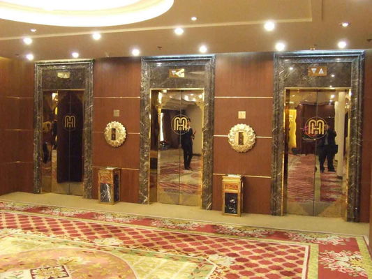 Buon prezzo La resistenza all'usura ha colorato la decorazione dell'hotel del piatto dello specchio incisione dell'oro dello strato di acciaio inossidabile in linea