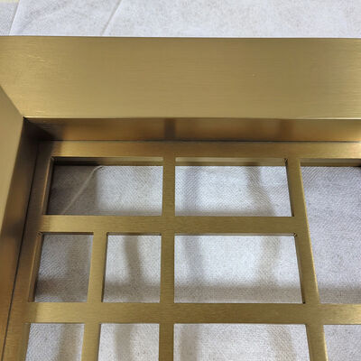 Prezzo buono Divisorio e divisorio per schermo in metallo decorativo moderno con griglia laser color oro champagne in linea