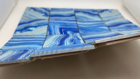 Prezzo buono Mosaico in acciaio inossidabile in oro Piastrelle di mosaico in metallo a forma per parete interna in linea