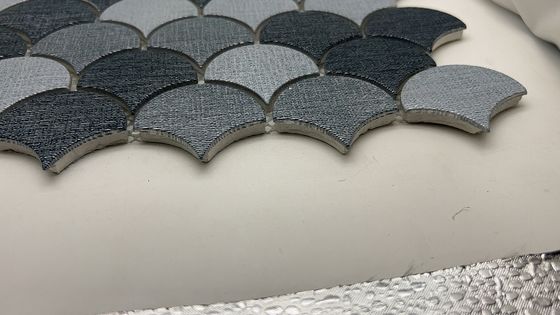 Prezzo buono Divisore di stanza in acciaio inossidabile Piastrella di mosaico in acciaio inossidabile spazzolata in linea