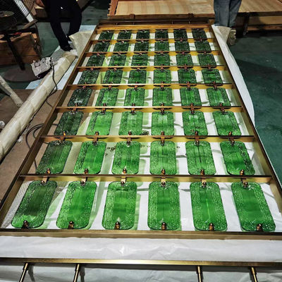 Prezzo buono Disegno personalizzato in acciaio inossidabile vetro verde cristallo salotto ingresso foyer schermo divisorio in linea