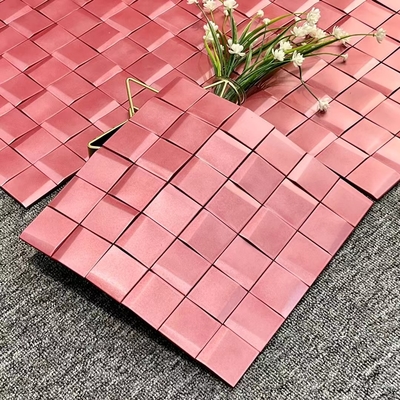 Piastrelle di mosaico in acciaio inossidabile personalizzabili per muri moderni e sofisticati
