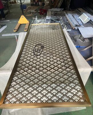 Prezzo buono Disegno di schermo in acciaio inossidabile di design sottile con rivestimento PVD Titanio e specchio 8k Polacco per divisore di spazio decorativo in linea