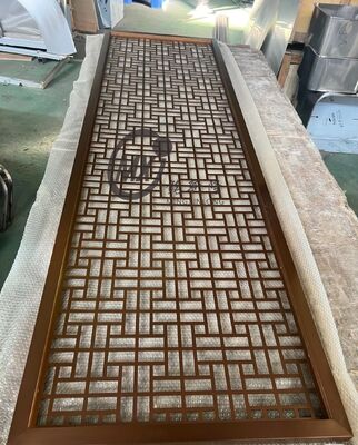 Prezzo buono Traditional Oriental Stainless Steel Screen Partition with PVD Plating Titanium and Landscape Design in Mirror 8k Polish in linea