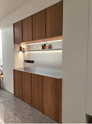 Prezzo buono Lavabo in acciaio inossidabile resistente ai graffi da 33 pollici con griglia e setaccio in linea